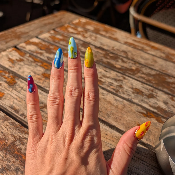 Réalisation nail art Jeanne